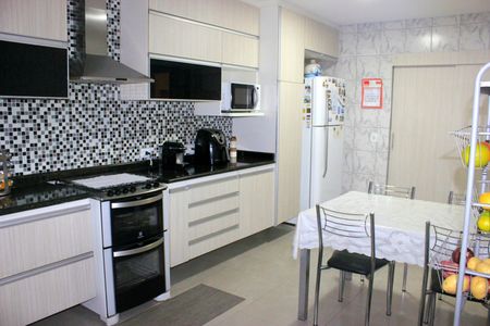 Casa à venda com 250m², 4 quartos e 5 vagasCozinha