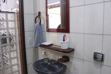 Casa à venda com 250m², 4 quartos e 5 vagasBanheiro 4