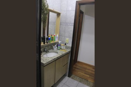 Casa à venda com 250m², 4 quartos e 5 vagasBanheiro 2