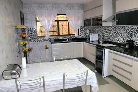 Casa à venda com 250m², 4 quartos e 5 vagasCozinha