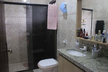 Casa à venda com 250m², 4 quartos e 5 vagasBanheiro da Suíte