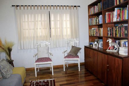 Casa à venda com 250m², 4 quartos e 5 vagasSala privativa