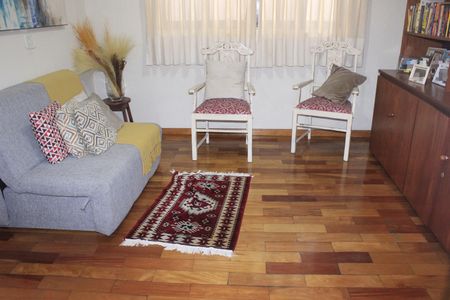 Casa à venda com 250m², 4 quartos e 5 vagasSala privativa