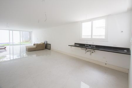 Casa de condomínio à venda com 539m², 4 quartos e 5 vagasCozinha