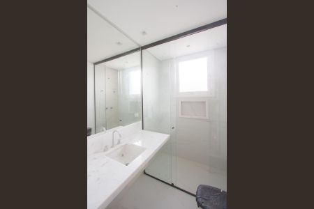 Casa de condomínio à venda com 539m², 4 quartos e 5 vagasBanheiro Suíte 2