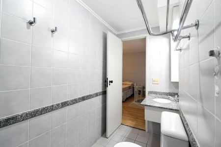 Apartamento à venda com 50m², 1 quarto e 1 vaga Apartamento à venda com 50m², 1 quarto e 1 vagaBanheiro da Suíte