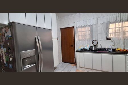 Casa à venda com 225m², 3 quartos e 2 vagasCozinha 