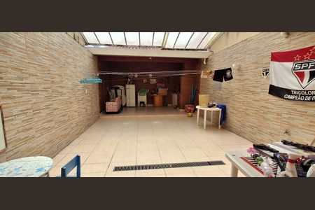 Casa à venda com 225m², 3 quartos e 2 vagasQuintal 