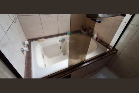 Casa à venda com 225m², 3 quartos e 2 vagasBanheiro Suíte 