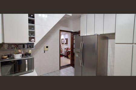 Casa à venda com 225m², 3 quartos e 2 vagasCozinha 