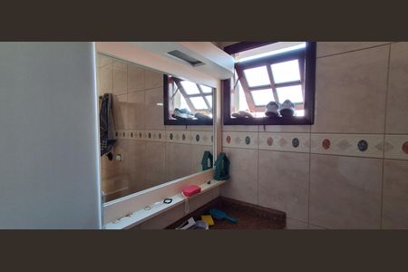 Casa à venda com 225m², 3 quartos e 2 vagasBanheiro Suíte 