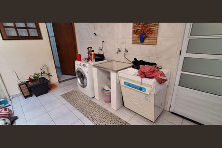 Casa à venda com 225m², 3 quartos e 2 vagasÁrea de Serviço 