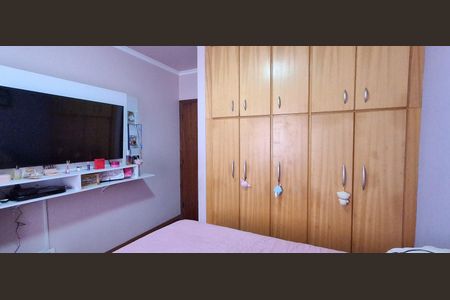 Casa à venda com 225m², 3 quartos e 2 vagasQuarto 