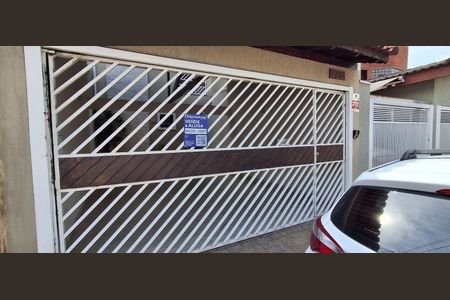 Casa à venda com 225m², 3 quartos e 2 vagasFachada 