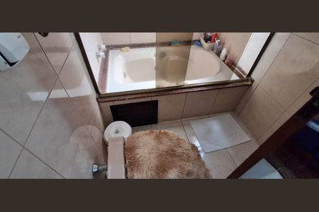 Casa à venda com 225m², 3 quartos e 2 vagasBanheiro Suíte 