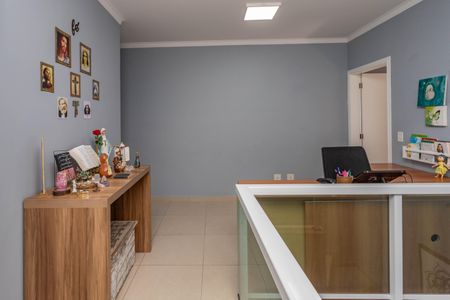 Casa à venda com 170m², 3 quartos e 4 vagasEscritório