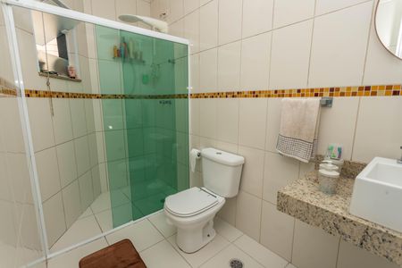 Casa à venda com 170m², 3 quartos e 4 vagasBanheiro da Suíte
