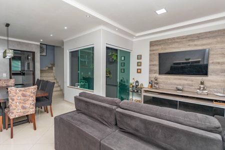 Casa à venda com 170m², 3 quartos e 4 vagasSala