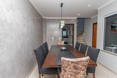 Casa à venda com 170m², 3 quartos e 4 vagasSala