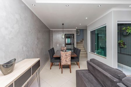 Casa à venda com 170m², 3 quartos e 4 vagasSala