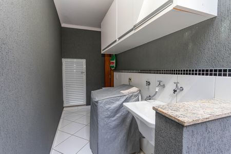 Casa à venda com 170m², 3 quartos e 4 vagasÁrea de serviço
