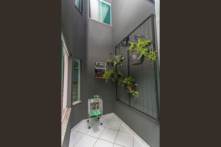 Casa à venda com 170m², 3 quartos e 4 vagasSala - Jardim de inverno