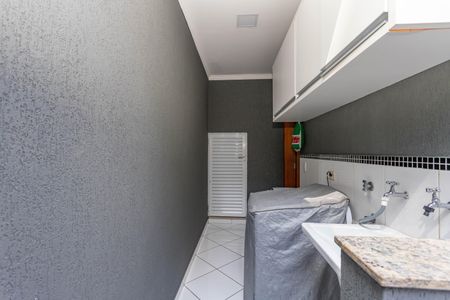 Casa à venda com 170m², 3 quartos e 4 vagasÁrea de serviço
