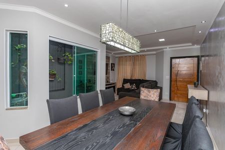 Casa à venda com 170m², 3 quartos e 4 vagasSala