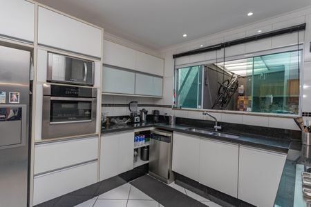 Casa à venda com 170m², 3 quartos e 4 vagasCozinha