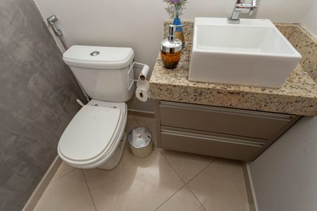 Casa à venda com 170m², 3 quartos e 4 vagasBanheiro social