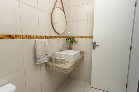 Casa à venda com 170m², 3 quartos e 4 vagasBanheiro da Suíte