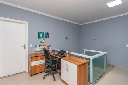 Casa à venda com 170m², 3 quartos e 4 vagasEscritório