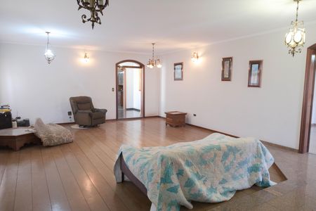 Casa à venda com 530m², 4 quartos e 6 vagasSala