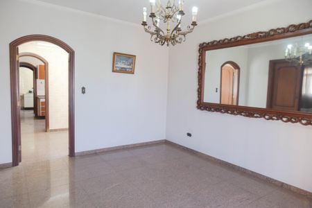 Casa à venda com 530m², 4 quartos e 6 vagasSala