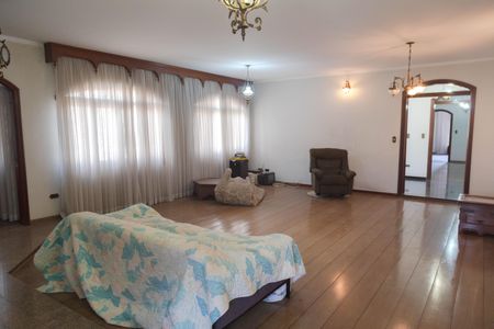 Casa à venda com 530m², 4 quartos e 6 vagasSala