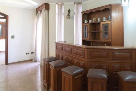 Casa à venda com 530m², 4 quartos e 6 vagasSala