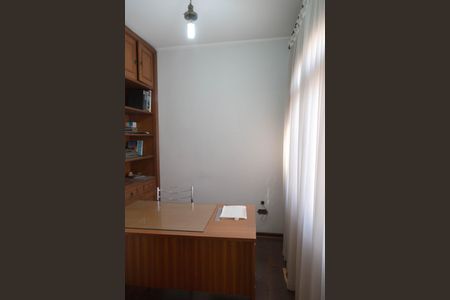 Casa à venda com 530m², 4 quartos e 6 vagasSala