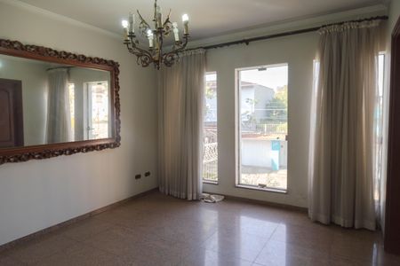 Casa à venda com 530m², 4 quartos e 6 vagasSala