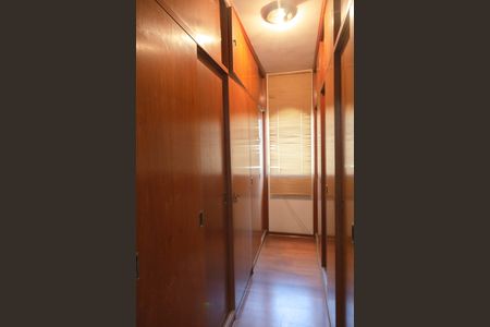 Casa à venda com 530m², 4 quartos e 6 vagasQuarto 2