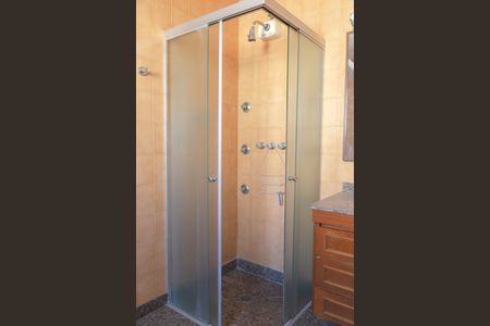 Casa à venda com 530m², 4 quartos e 6 vagasBanheiro