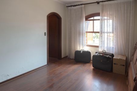 Casa à venda com 530m², 4 quartos e 6 vagasQuarto 2