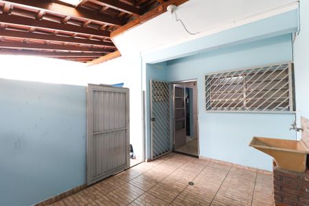 Casa à venda com 140m², 3 quartos e 4 vagas Casa à venda com 140m², 3 quartos e 4 vagasÁrea de serviço