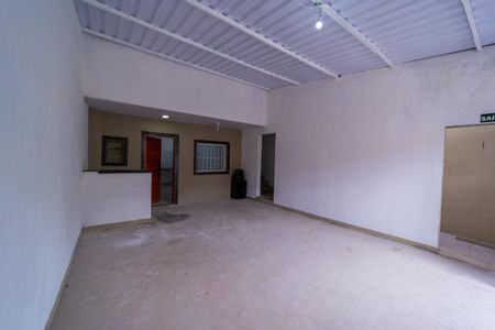 Casa para alugar com 40m², 1 quarto e 1 vaga Casa para alugar com 40m², 1 quarto e 1 vagaGaragem