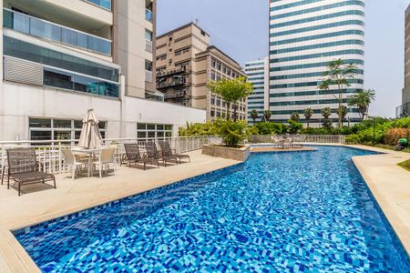 Apartamento à venda com 44m², 1 quarto e 1 vaga Apartamento à venda com 44m², 1 quarto e 1 vagaÁrea comum - Piscina