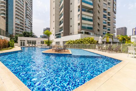 Apartamento à venda com 44m², 1 quarto e 1 vaga Apartamento à venda com 44m², 1 quarto e 1 vagaÁrea comum - Piscina