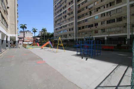 Apartamento para alugar com 60m², 2 quartos e 1 vagaÁrea comum - Playground