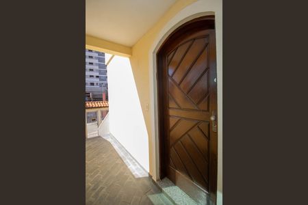 Casa à venda com 167m², 4 quartos e 4 vagas Casa à venda com 167m², 4 quartos e 4 vagasHall de Entrada