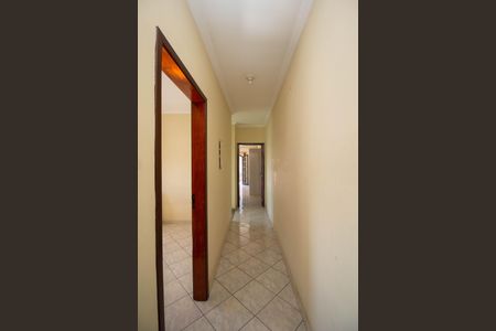 Casa à venda com 167m², 4 quartos e 4 vagas Casa à venda com 167m², 4 quartos e 4 vagasCorredor