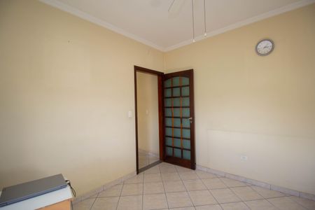 Casa à venda com 167m², 4 quartos e 4 vagas Casa à venda com 167m², 4 quartos e 4 vagasCopa