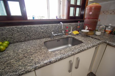 Casa à venda com 167m², 4 quartos e 4 vagas Casa à venda com 167m², 4 quartos e 4 vagasCozinha - Torneira